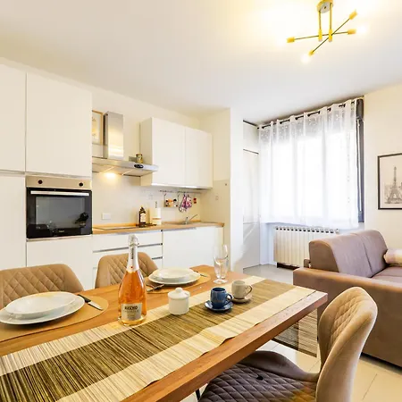Nest Via Sassi Apartment